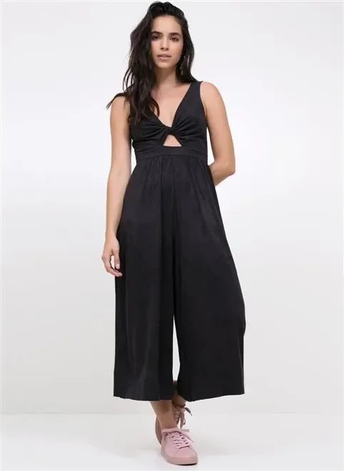 macacão pantacourt suede macacão pantacourt suede