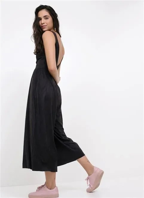 macacão pantacourt suede macacão pantacourt suede