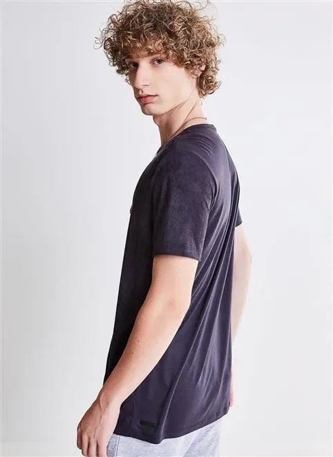 camiseta regular suede camiseta regular suede