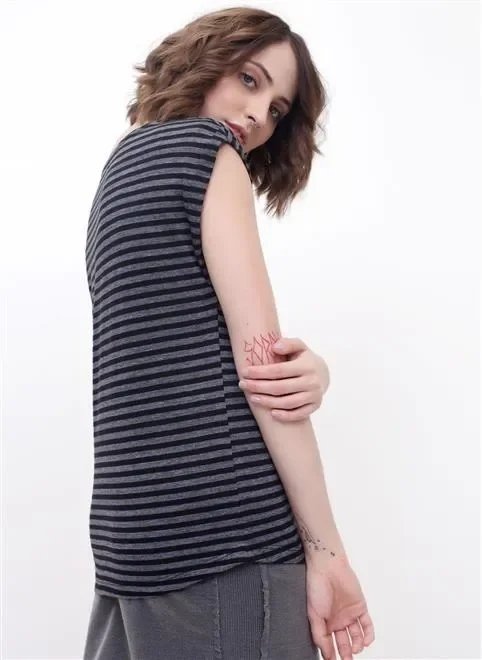 blusa listra bolsinho web blusa listra bolsinho web