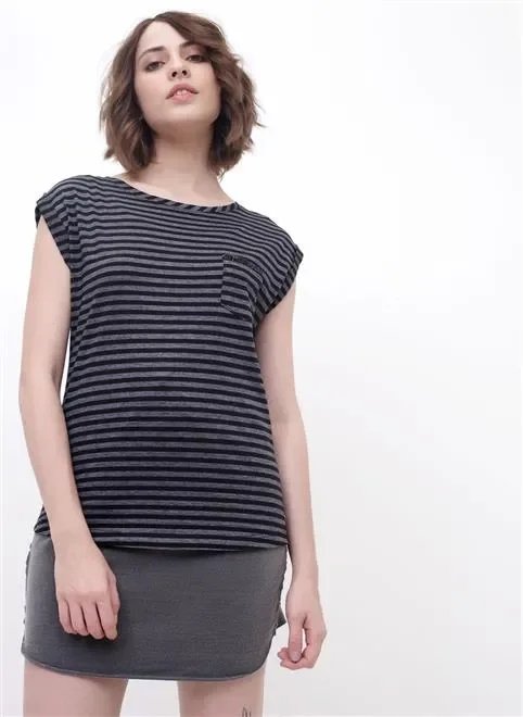 blusa listra bolsinho web blusa listra bolsinho web