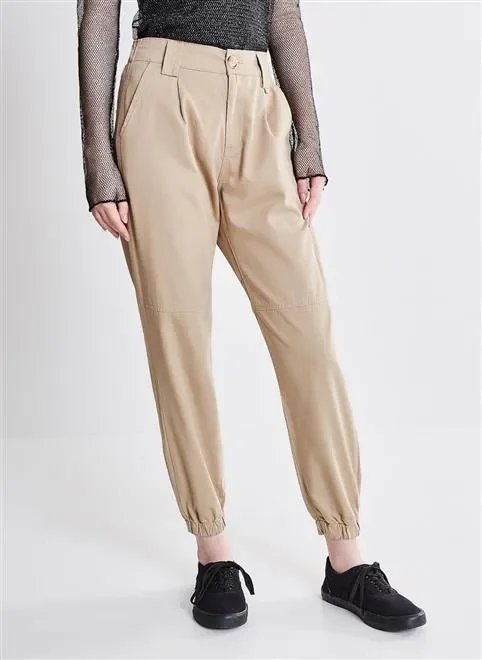 calça jogger em sarja calça jogger em sarja