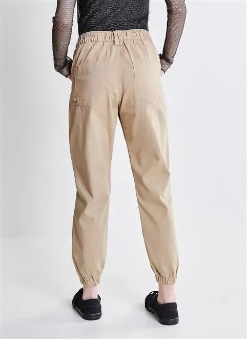 calça jogger em sarja calça jogger em sarja