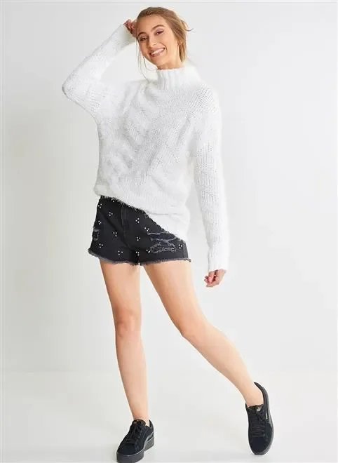 short regular cm com bordados short regular cm com bordados