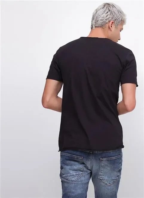 camiseta gola u em flamê camiseta gola u em flamê