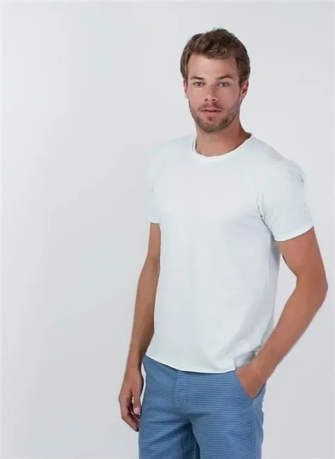 camiseta básica vinho camiseta básica vinho