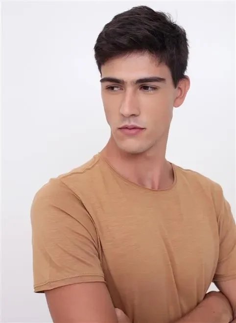 camiseta básica vinho camiseta básica vinho