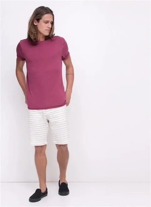 camiseta básica vinho camiseta básica vinho