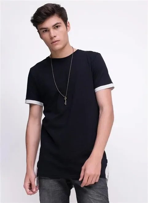 camiseta alongada com recorte camiseta alongada com recorte