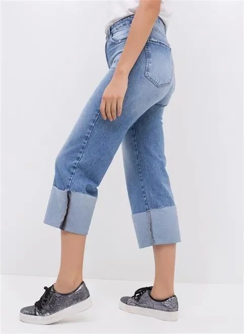 calça pantacourt com barra dobrada calça pantacourt com barra dobrada