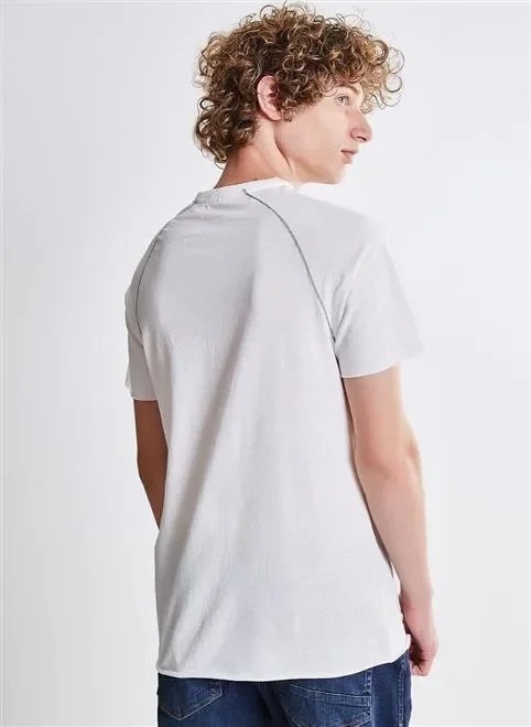 camiseta malha crepe lettering camiseta malha crepe lettering