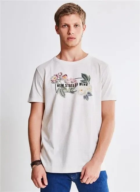 camiseta eco lettering floral camiseta eco lettering floral