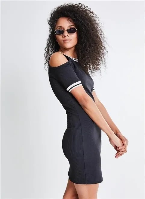 vestido ombro de fora retilinea vestido ombro de fora retilinea