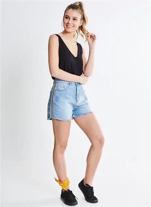 short hotpants gorgurão lateral listrado short hotpants gorgurão lateral listrado