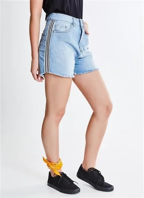 short hotpants gorgurão lateral listrado short hotpants gorgurão lateral listrado