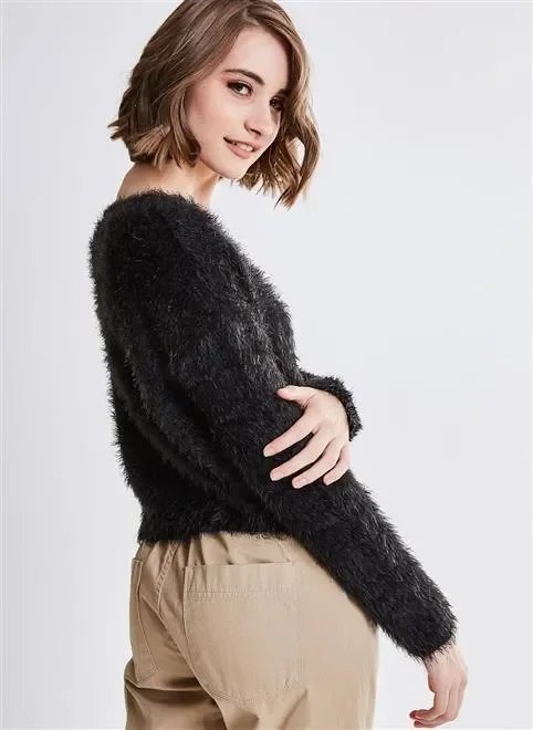 blusa pelinho cropped blusa pelinho cropped