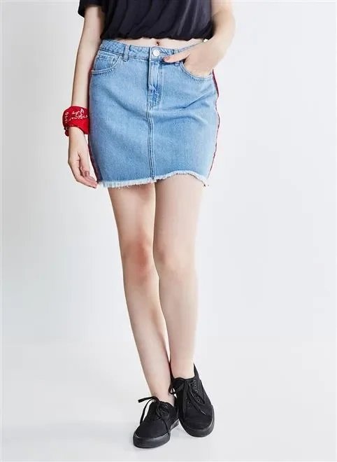 saia nervuras vermelhas lateral saia nervuras vermelhas lateral